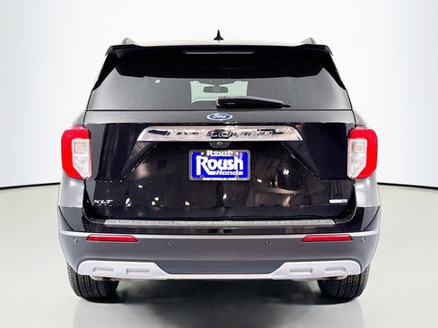 Used 2020 Ford Explorer XLT w/ Equipment Group 202A AWD/4WD image 6