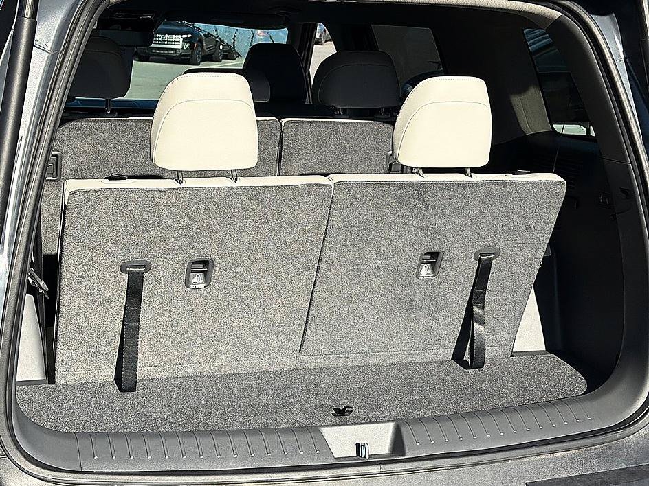 Certified 2025 Hyundai Santa Fe Limited FWD image 29