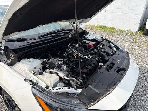 Used 2024 Nissan Altima 2.5 SR FWD image 32