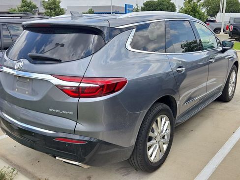 Used 2018 Buick Enclave Premium w/ Experience Buick Package FWD image 2