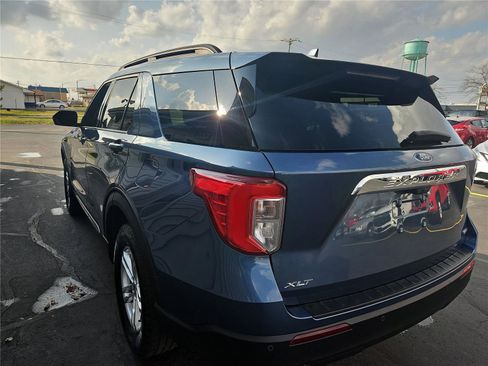 Used 2020 Ford Explorer XLT w/ Comfort Package AWD/4WD image 4