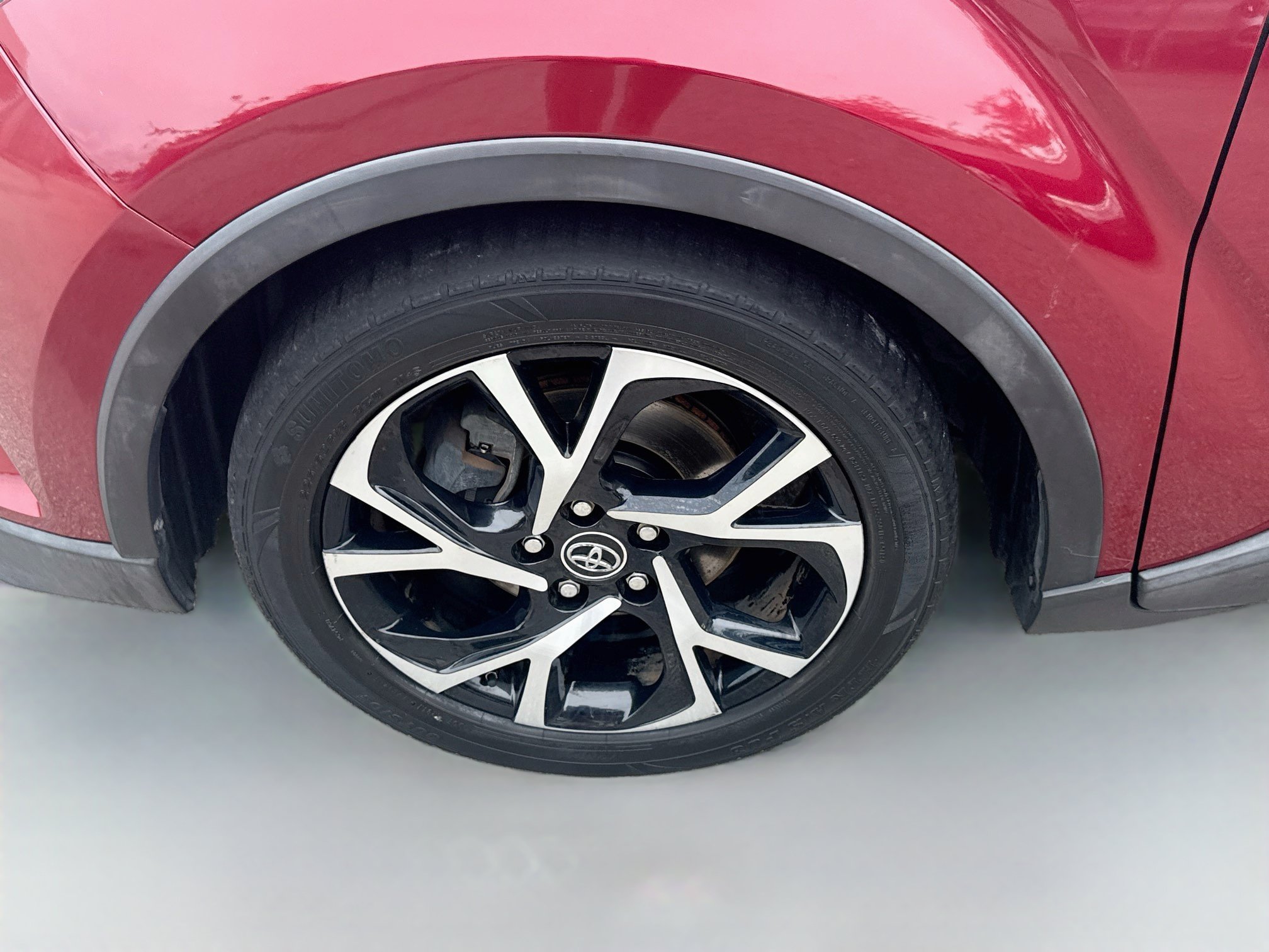 Used 2018 Toyota C-HR XLE FWD image 33