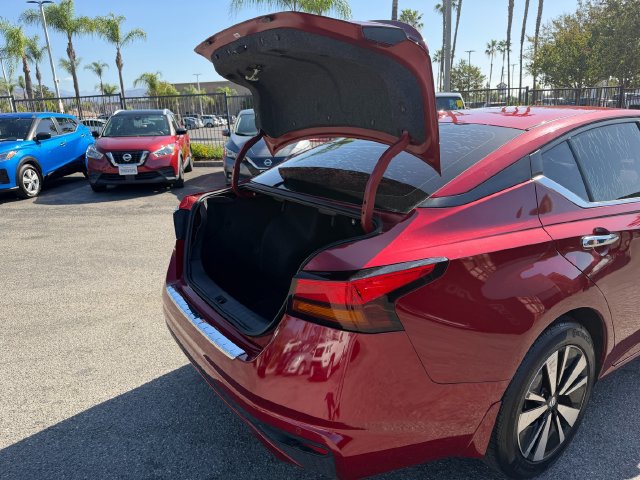 Used 2022 Nissan Altima 2.5 SV w/ SV Premium Package FWD image 8