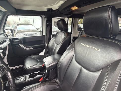 Used 2014 Jeep Wrangler Unlimited Rubicon AWD/4WD image 16