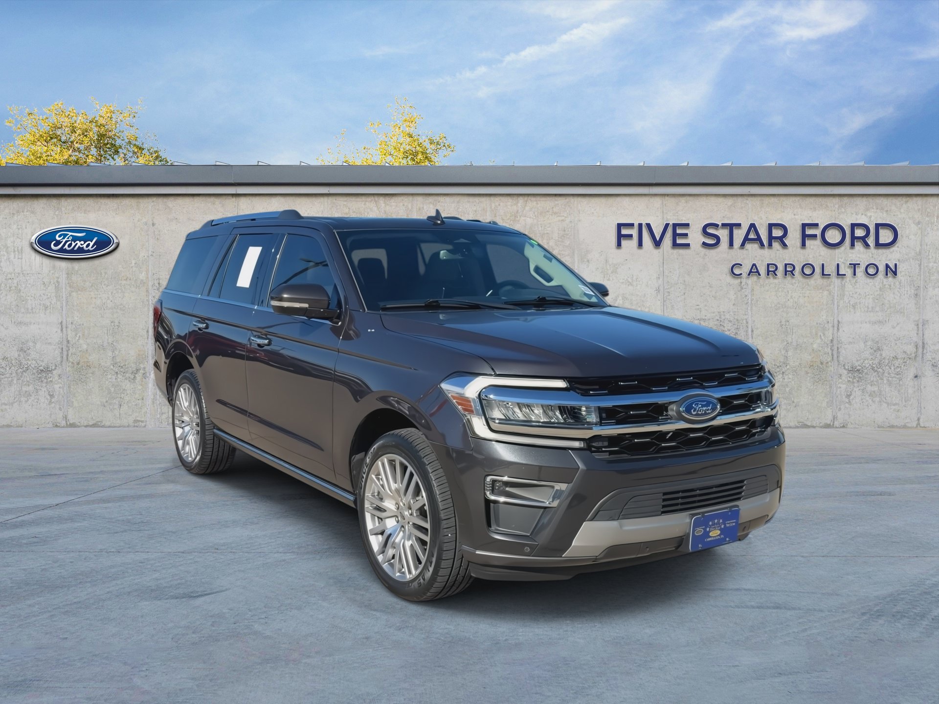 Used 2024 Ford Expedition Limited AWD/4WD image 2