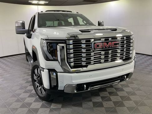 Used 2025 GMC Sierra 2500 Denali w/ Denali Reserve Package AWD/4WD image 10