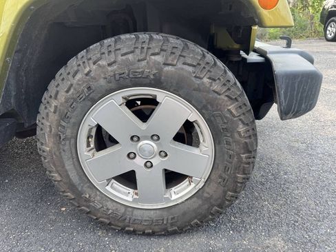 Used 2010 Jeep Wrangler Sahara AWD/4WD image 8