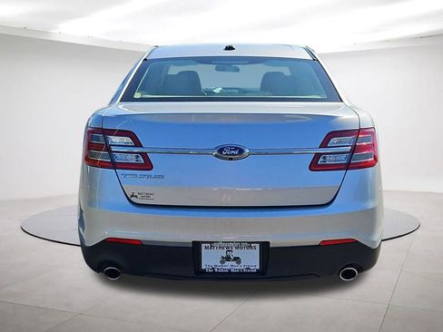 Used 2017 Ford Taurus SE image 6