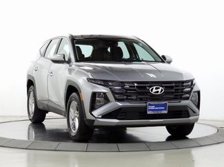 Certified 2025 Hyundai Tucson SE image 1