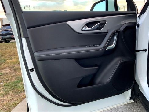 Used 2023 Chevrolet Blazer LT image 19