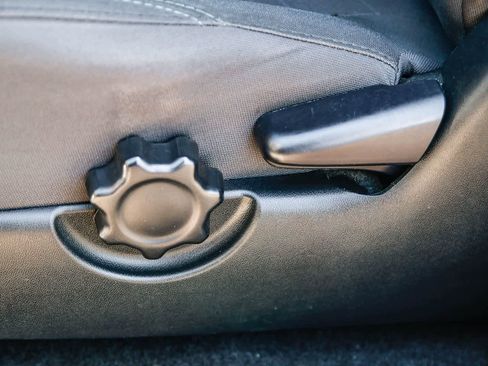 Used 2019 Toyota Tacoma TRD Sport w/ Technology Package image 21