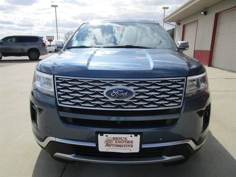 Used 2018 Ford Explorer Platinum AWD/4WD image 4