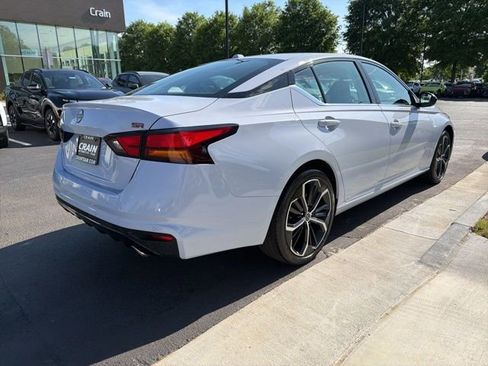 Used 2025 Nissan Altima 2.5 SR image 7
