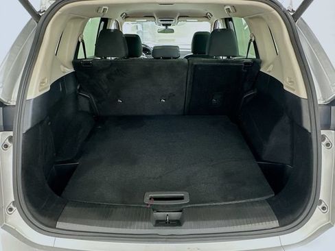 Used 2024 Nissan Rogue SV FWD image 25