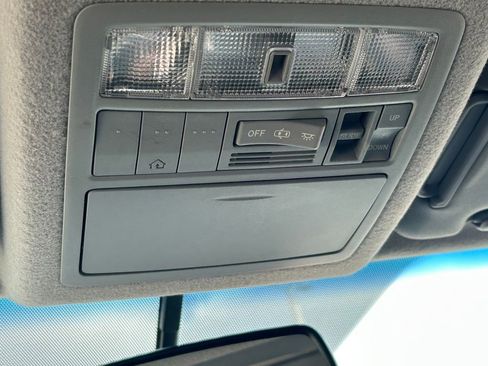 Used 2013 Toyota Highlander Limited image 18