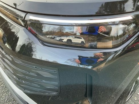 New 2026 Volkswagen Tiguan SE image 25