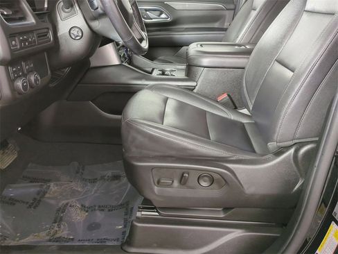 Used 2022 Chevrolet Suburban LT w/ Luxury Package image 20