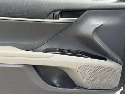 Used 2019 Toyota Camry LE image 22