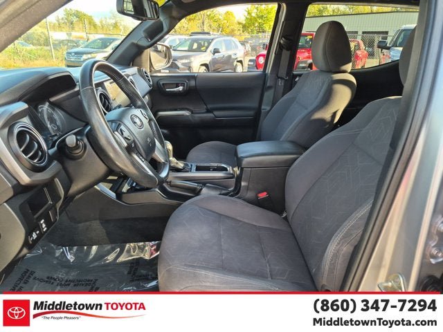 Used 2016 Toyota Tacoma TRD Sport w/ Towing Package AWD/4WD image 14