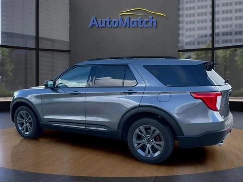 Used 2022 Ford Explorer XLT w/ Equipment Group 202A AWD/4WD image 8