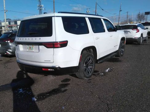 Used 2024 Jeep Wagoneer Series II AWD/4WD image 2