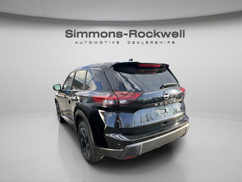 Used 2025 Nissan Rogue SV image 6