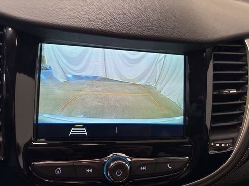 Used 2019 Chevrolet Trax LT w/ LT Convenience Package image 21