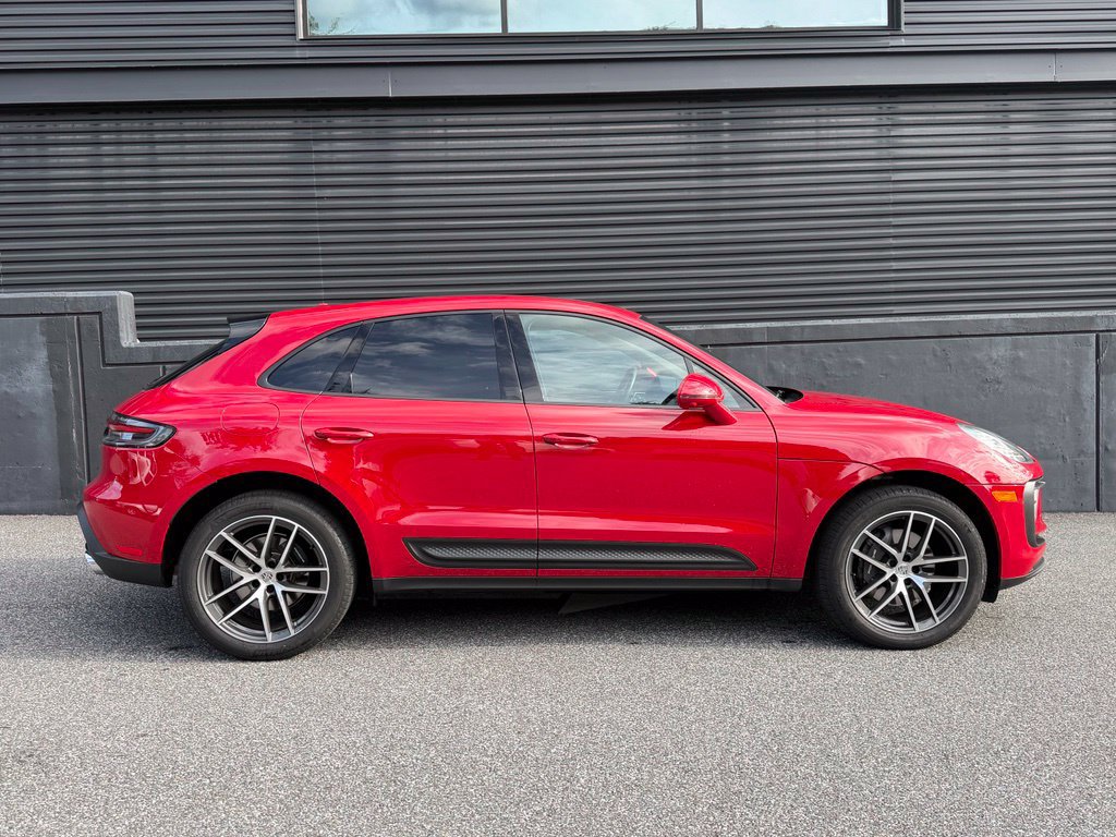 Certified 2026 Porsche Macan AWD/4WD image 11