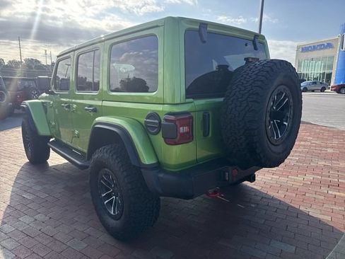 Used 2025 Jeep Wrangler Unlimited Rubicon AWD/4WD image 7