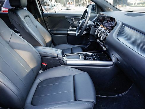 Certified 2025 Mercedes-Benz GLA 250 4MATIC image 16