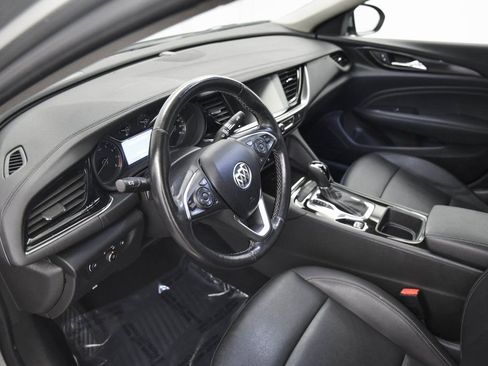 Used 2019 Buick Regal Essence image 16