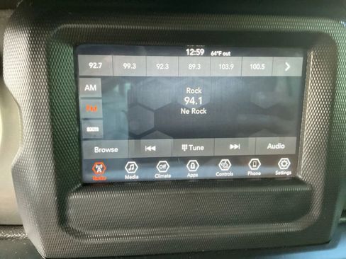 Used 2021 Jeep Gladiator Sport image 28