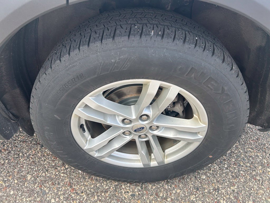Used 2021 Ford Explorer XLT w/ Equipment Group 202A AWD/4WD image 9