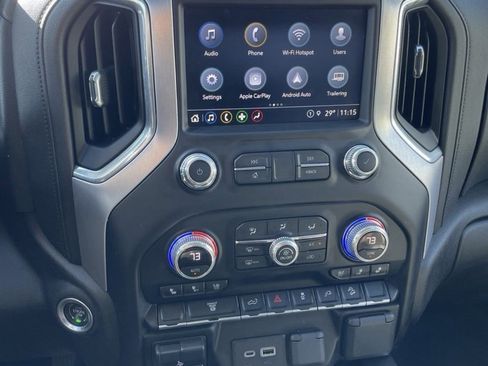 Used 2022 GMC Sierra 2500 SLT w/ SLT Convenience Package image 9