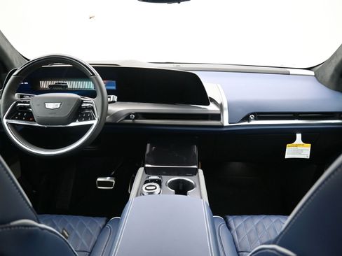 New 2026 Cadillac Vistiq Premium Luxury w/ LPO, Floor Liner Package image 9