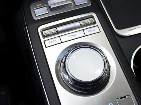 Used 2023 Genesis GV70 2.5T w/ Sport Prestige Package image 20