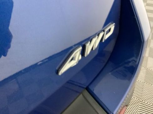 Used 2022 Ford Explorer XLT w/ Equipment Group 202A AWD/4WD image 13