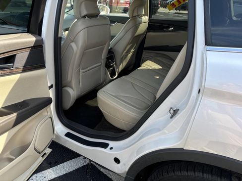 Used 2016 Lincoln MKX Select w/ Select Plus Package AWD/4WD image 10