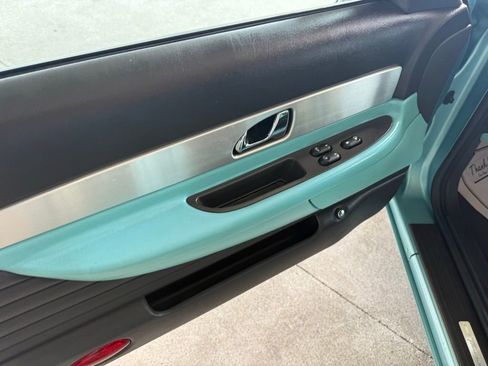 Used 2002 Ford Thunderbird RWD image 10