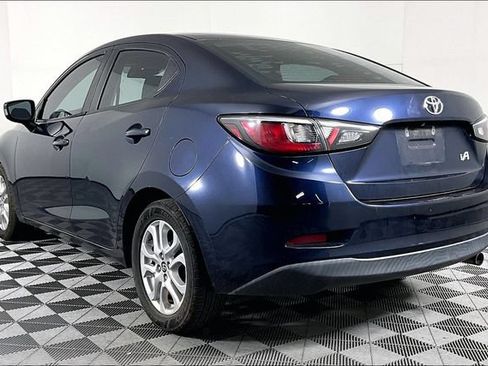 Used 2018 Toyota Yaris iA FWD image 2