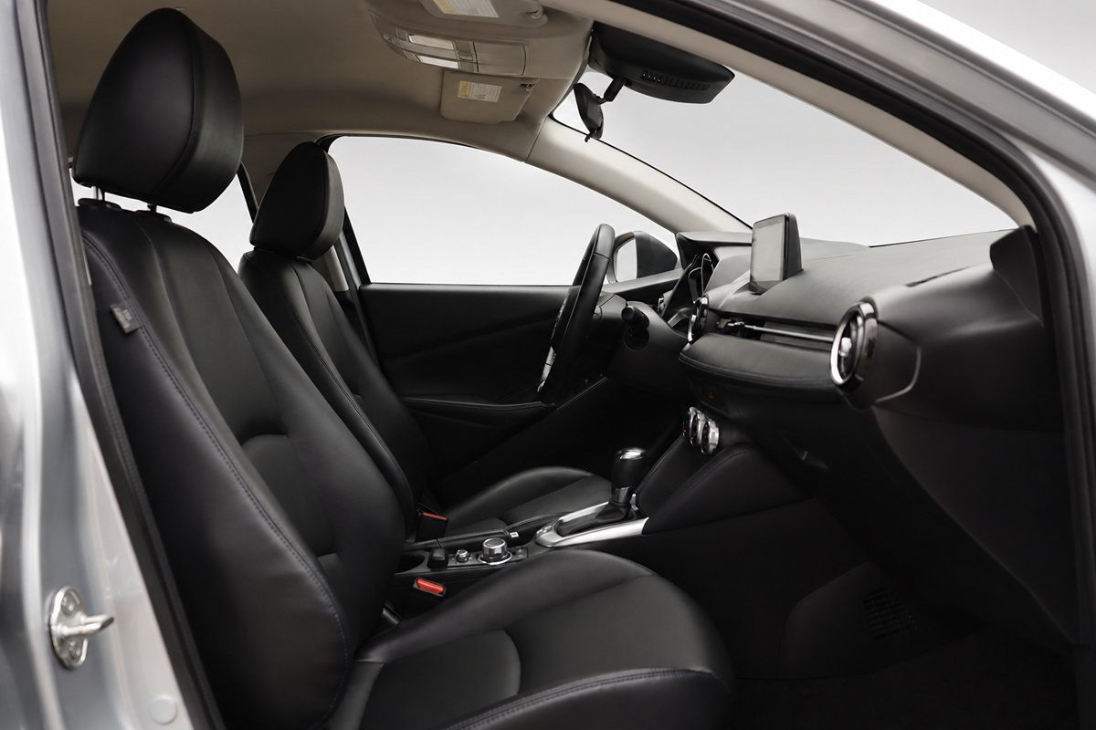 Used 2020 Toyota Yaris XLE FWD image 21