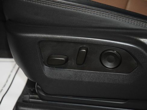 Used 2024 Chevrolet Silverado 3500 High Country w/ Technology Package AWD/4WD image 43