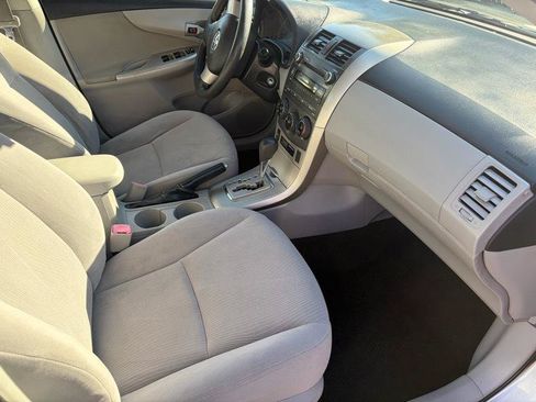 Used 2011 Toyota Corolla LE FWD image 6