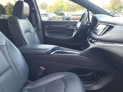 Used 2023 Buick Enclave Essence image 20