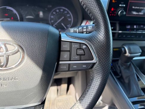 Used 2021 Toyota Sienna Limited AWD/4WD image 19