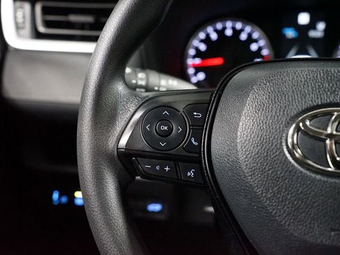 Used 2021 Toyota RAV4 XLE w/ Convenience Package image 14