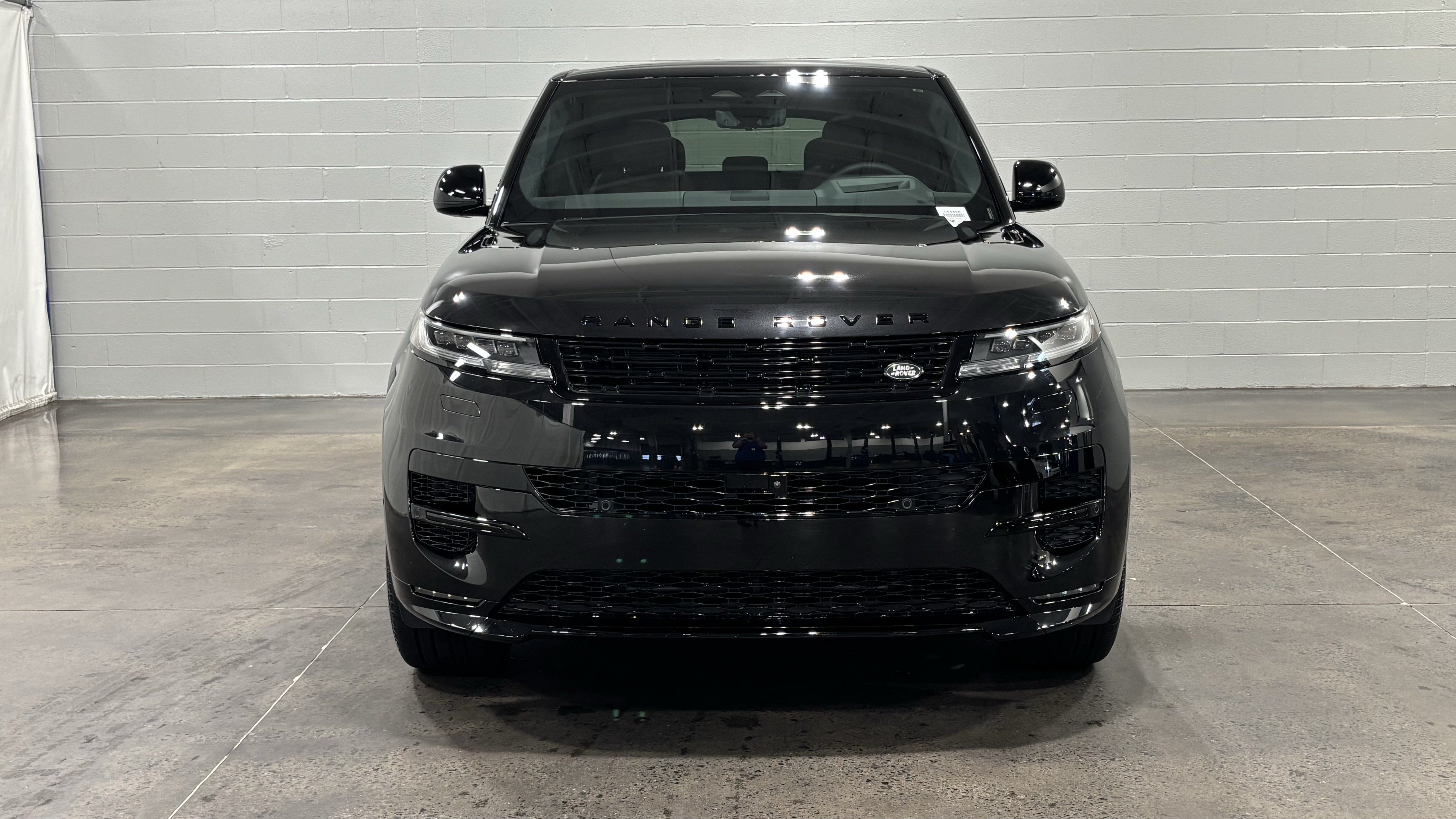 New 2026 Land Rover Range Rover Sport Dynamic SE AWD/4WD image 9