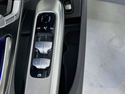 Used 2024 Mercedes-Benz GLC 300 4MATIC image 18