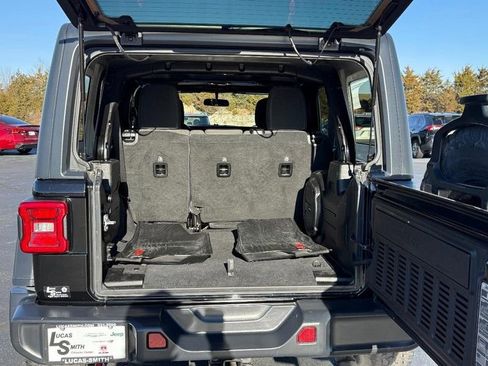 Used 2019 Jeep Wrangler Unlimited Rubicon w/ LED Lighting Group image 4