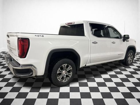 Certified 2025 GMC Sierra 1500 SLT image 9